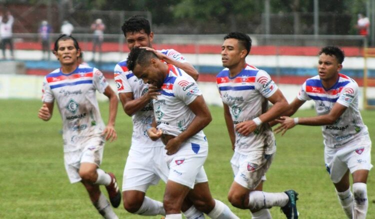 Firpo saborea su primer triunfo cortando las alas al Águila