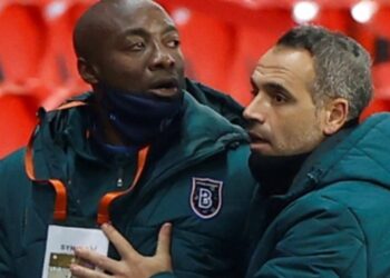 Asistente técnico sufrió insulto racista en el partido del PSG vs Basaksehir
