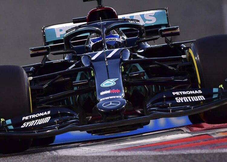 Hamilton se esconde en su regreso y Bottas lidera en Abu Dhabi