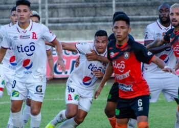 Alianza busca cobrar revancha y derrumbar al Águila de la cima