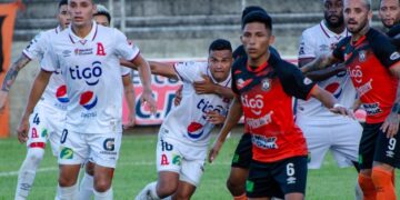 Alianza busca cobrar revancha y derrumbar al Águila de la cima