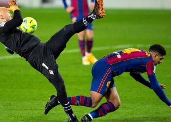 El Barça despide un año para el olvido con su versión menos fiable