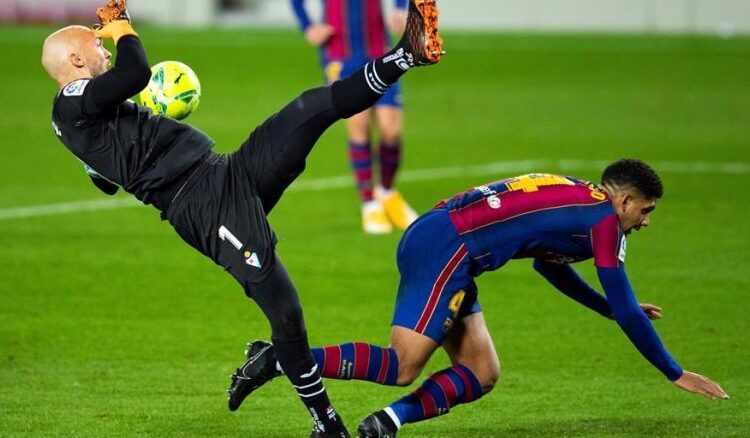 El Barça despide un año para el olvido con su versión menos fiable