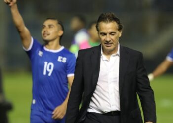 La Fesfut oficializa la continuidad de Carlos de los Cobos en la Selecta