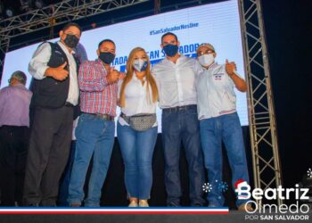 Beatríz Olmedo presente en el lanzamiento de campaña de ARENA