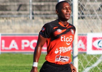 Águila asalta el liderado del Grupo A con remontada categórica