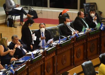 ARENA propone ley que limita aglomeración de personas ante rebrote de nueva cepa del COVID-19