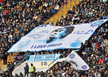 Nápoles rebautiza su estadio de fútbol como “Diego Armando Maradona”