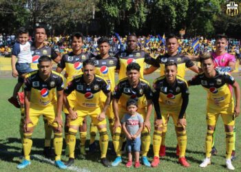 El 11 Deportivo no es casualidad: empató 1-1 contra Santa Tecla y sigue líder del grupo B