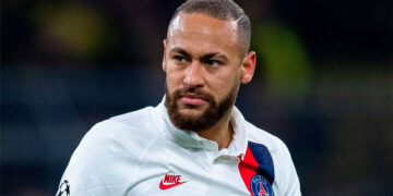 Neymar desata indignación en Brasil por ofrecer fiesta con unos 500 invitados