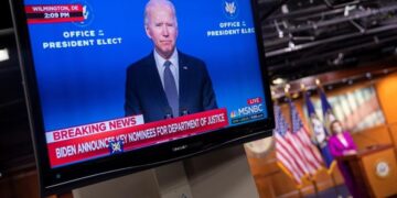 Biden llama “terroristas domésticos” a los asaltantes del Congreso