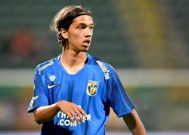 Enrico Dueñas, de la primera división de Holanda, entró en los planes de la sub-23 salvadoreña