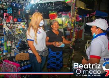 Beatríz Olmedo Apoyando a gente trabajadora en Apopa