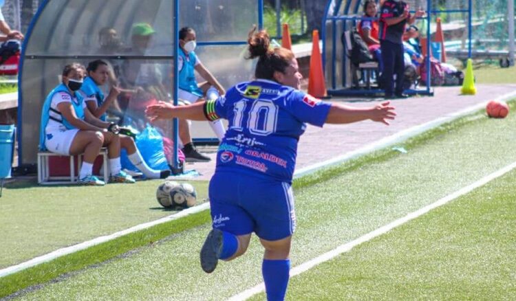 Técnico de Firpo llama “gorda” a jugadora y genera repudio en redes sociales