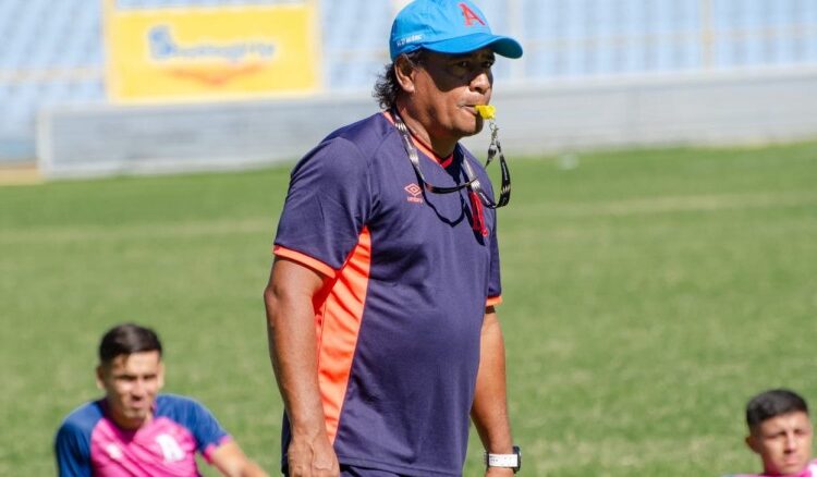 Alianza mantendrá a Tigana Meléndez en el banquillo el siguiente torneo