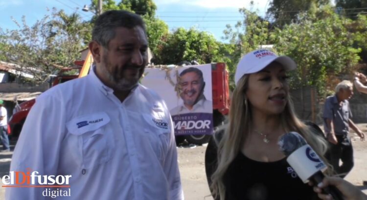 Beatríz Olmedo llevó camiones de Basura al municipio de Apopa Junto al Candidato a Alcalde Gilberto Amador