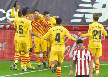 Un Messi descomunal amarga el debut de Marcelino