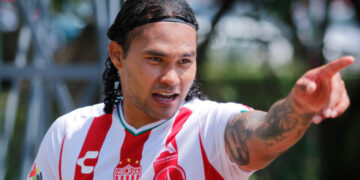 Santa Tecla le responde a Carlos “Gullit” Peña y confirma que sí hablaron con él antes de que llegara a FAS
