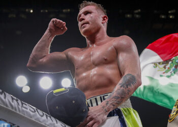 Saúl “Canelo” Álvarez derrotó por nocaut técnico a Avni Yildirim