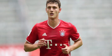 Pavard una nueva baja por Covid para el Bayern