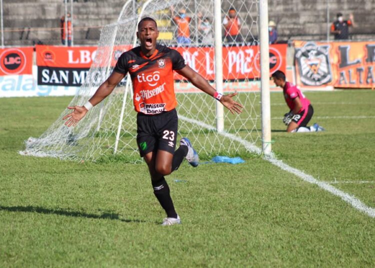 Continuidad de Nicolás Muñoz en Águila dependerá del nuevo entrenador