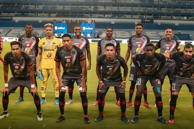 Denis Pineda volvió a la actividad en la «Explosión Azul»