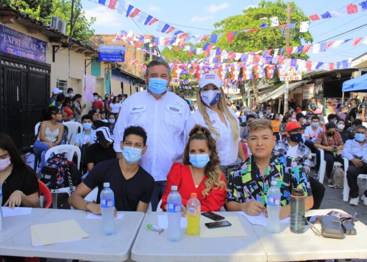 Evento espectacular organizado por Gilberto Amador y Beatríz Olmedo en Apopa