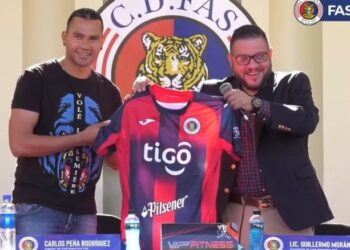 Gullit Peña: “Quiero dejar una estrellita bordada acá… Una o varias”