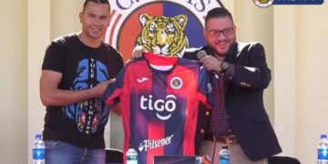 Gullit Peña: “Quiero dejar una estrellita bordada acá… Una o varias”