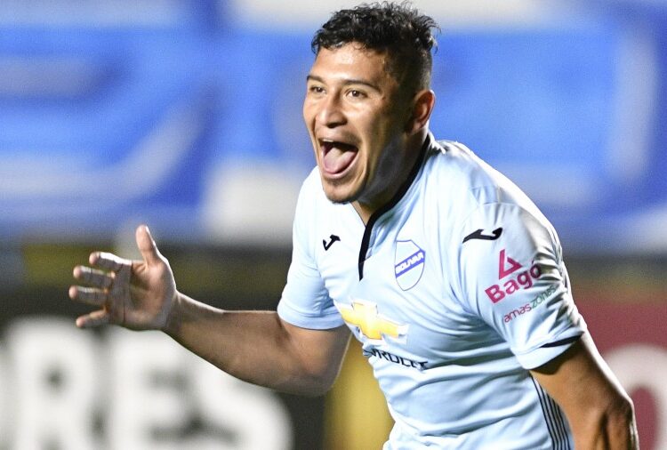 El Partizani de Albania fichó al zaguero salvadoreño Roberto Domínguez