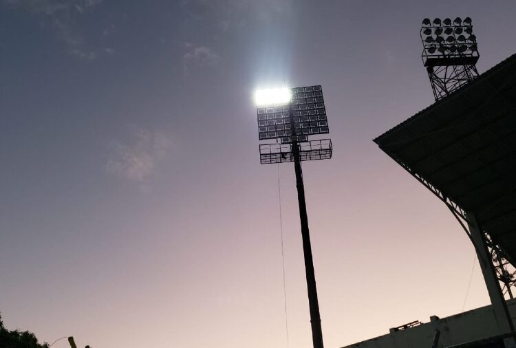 Limeño y Águila meten sprint final en la lucha por tener juegos nocturnos