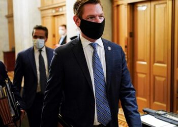 Un legislador demócrata demanda a Trump por terrorismo e incitar a disturbios