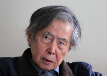 Expresidente peruano Fujimori retorna a prisión tras superar problemas respiratorios
