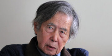 Expresidente peruano Fujimori retorna a prisión tras superar problemas respiratorios