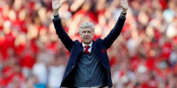 Arséne Wenger propone eliminar los remates de cabeza y jugar el Mundial cada dos años