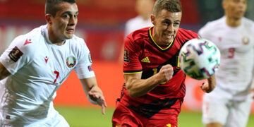 Bélgica golea 8-0 a Bielorrusia, Gales sigue viva