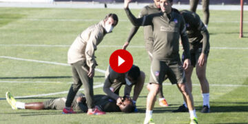 Alarmante desmayo de Dembélé en el entreno del Atlético
