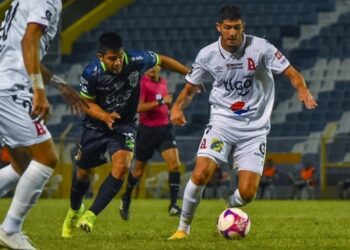 Santa Tecla quiere arrebatarle la punta de la zona central a Alianza FC
