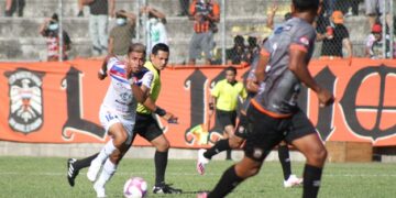 L.A. Firpo sacó el negocio para mantener el liderato en el derbi oriental