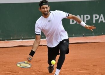 Marcelo Arévalo avanza a octavos de final del Masters 1000 de Miami