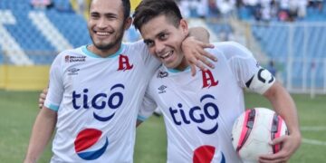 Jugadores del Alianza abandonan a la Selección por no llegar aún acuerdo económicos