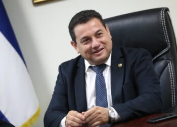 La cárcel les espera a “delincuentes” que hicieron fraude electoral a última hora para blindarse, dice ministro Rolando Castro