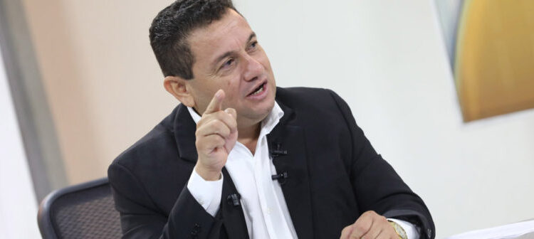 Rolando Castro revela que Muyshondt utilizó fondos públicos para su campaña