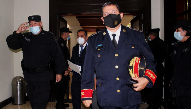 Sala admite demanda contra nombramiento de Arriaza Chicas al frente de la PNC