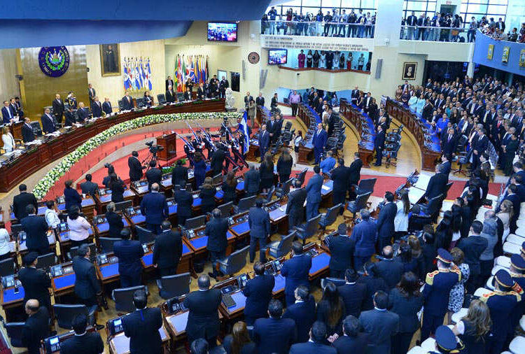 Asamblea Legislativa contrató 295 empleados entre 2020 y 2021