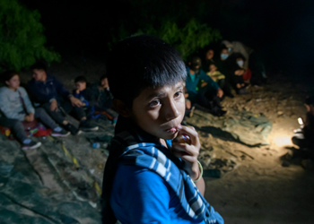 Los traficantes se ensañan contra los niños migrantes no acompañados