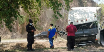Varios lesionados tras triple choque en carretera de Oro