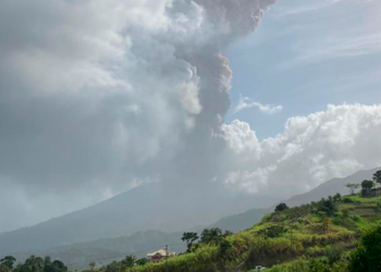 En erupción el principal volcán de la isla caribeña San Vicente