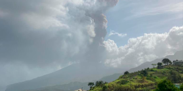 En erupción el principal volcán de la isla caribeña San Vicente