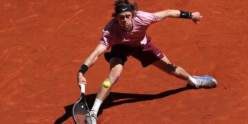 Rublev y Berrettini avanzan a octavos de final en Madrid